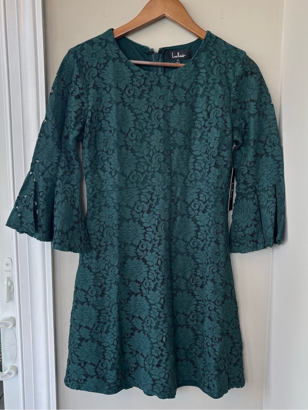 Lulus emerald green lace bell sleeve dress size small NWT